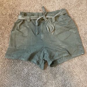 Old Navy green chambray feel shorts